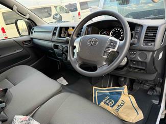 2025 Toyota HiAce - Thumbnail