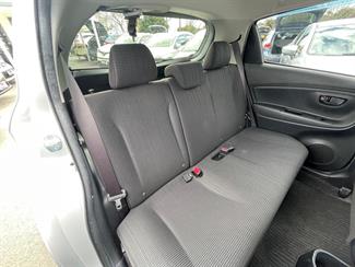2016 Toyota Vitz - Thumbnail