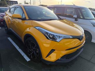 2017 Toyota C-HR - Thumbnail