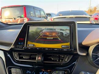 2017 Toyota C-HR - Thumbnail