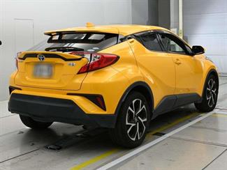 2017 Toyota C-HR - Thumbnail