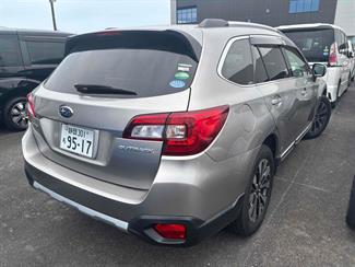2015 Subaru Outback - Thumbnail