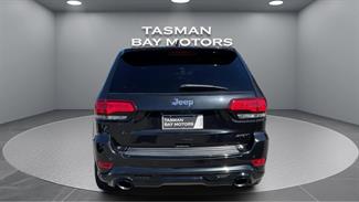 2015 Jeep Grand Cherokee - Thumbnail