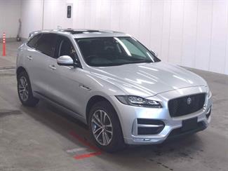 2017 Jaguar F-PACE - Thumbnail