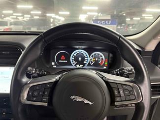 2017 Jaguar F-PACE - Thumbnail