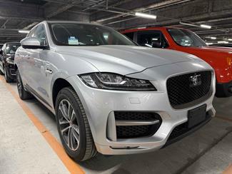 2017 Jaguar F-PACE - Thumbnail