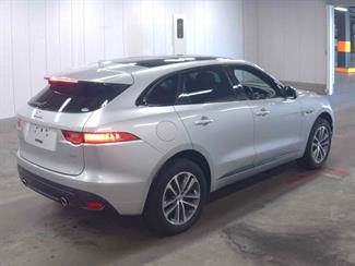 2017 Jaguar F-PACE - Thumbnail