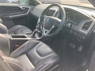 2015 Volvo XC60 - Thumbnail