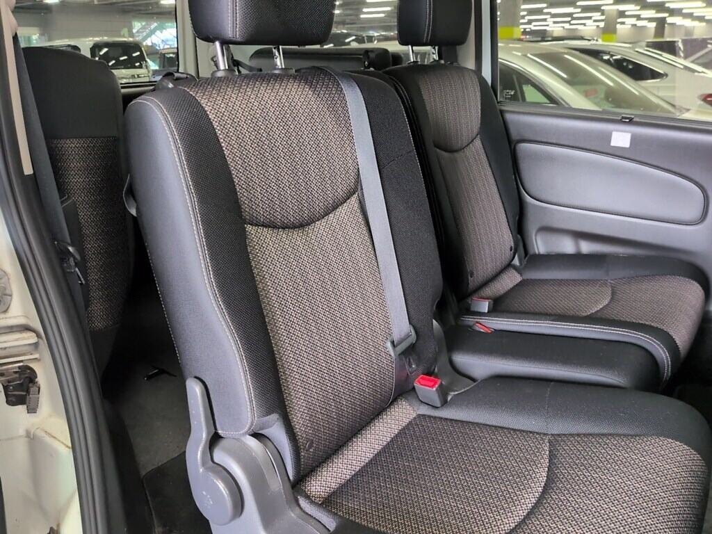 2015 Nissan Serena