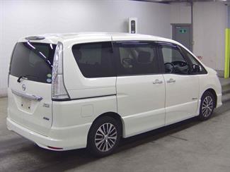 2015 Nissan Serena - Thumbnail