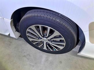 2015 Nissan Serena - Thumbnail