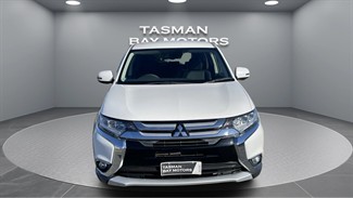 2015 Mitsubishi Outlander - Thumbnail