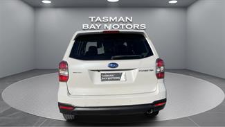 2015 Subaru Forester - Thumbnail