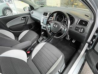 2017 Volkswagen Cross Polo - Thumbnail