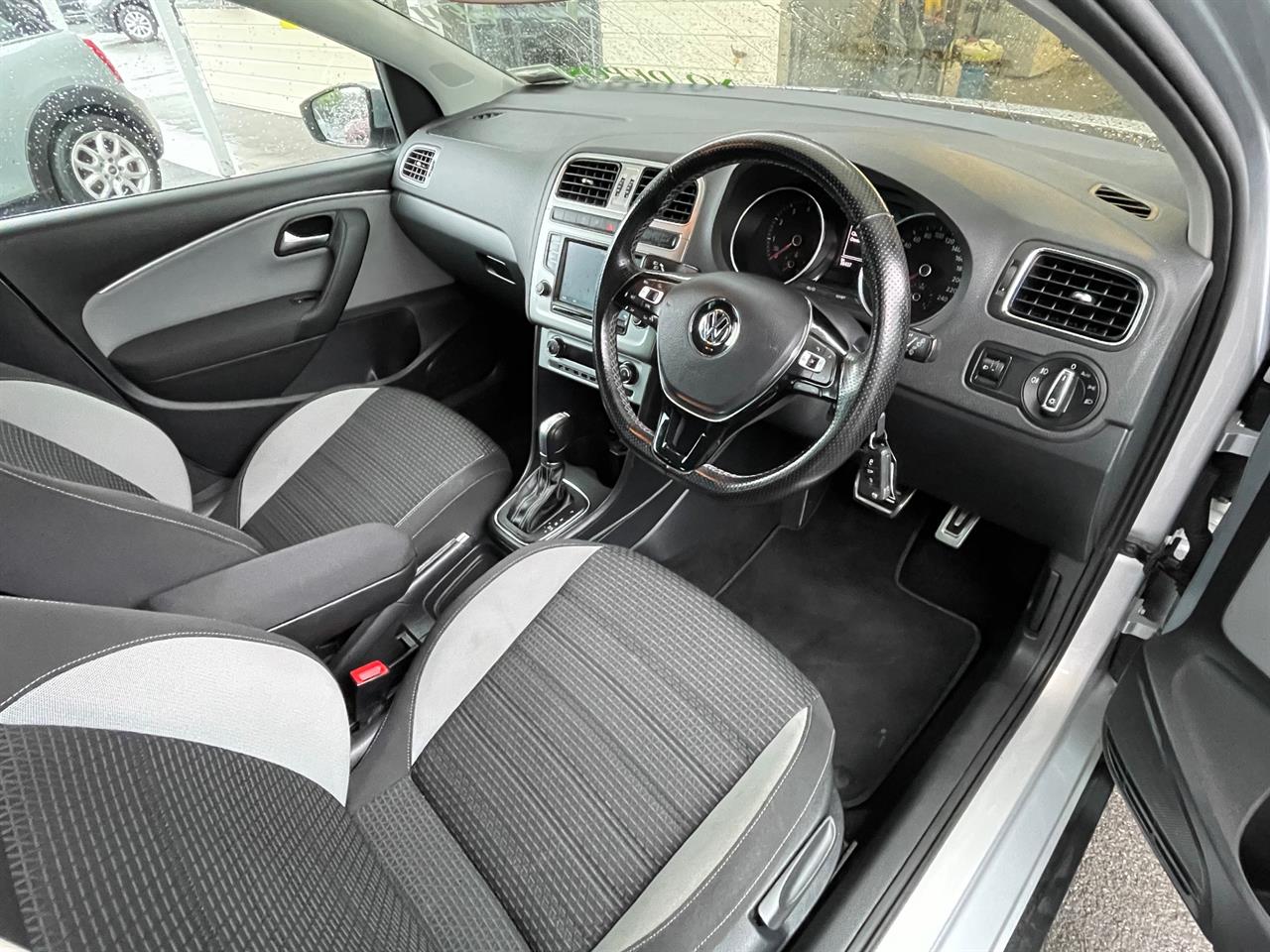 2017 Volkswagen Cross Polo