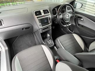 2017 Volkswagen Cross Polo - Thumbnail