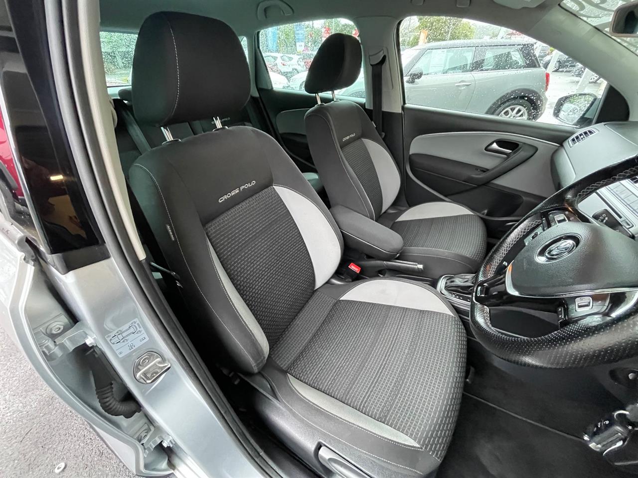 2017 Volkswagen Cross Polo