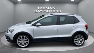 2017 Volkswagen Cross Polo - Thumbnail