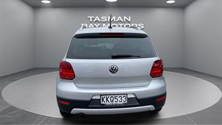 2017 Volkswagen Cross Polo - Thumbnail