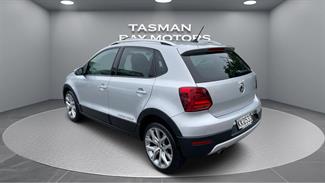 2017 Volkswagen Cross Polo - Thumbnail