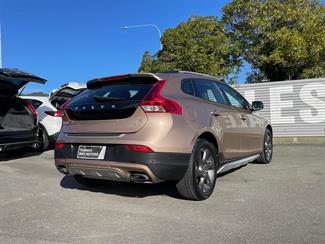 2013 Volvo V40 - Thumbnail