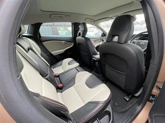 2013 Volvo V40 - Thumbnail