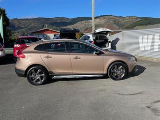 2013 Volvo V40 - Thumbnail