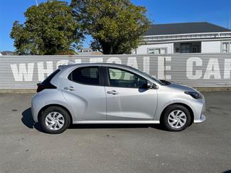 2020 Toyota Yaris - Thumbnail
