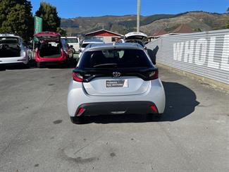 2020 Toyota Yaris - Thumbnail