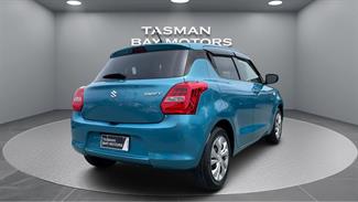 2017 Suzuki Swift - Thumbnail