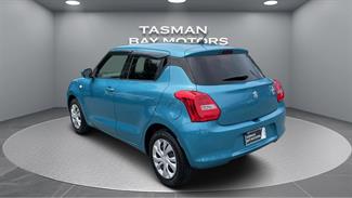 2017 Suzuki Swift - Thumbnail