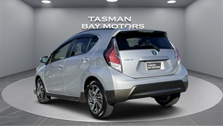 2015 Toyota Aqua - Thumbnail