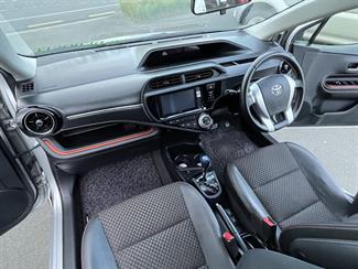 2015 Toyota Aqua - Thumbnail