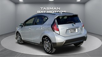 2015 Toyota Aqua - Thumbnail