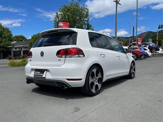 2012 Volkswagen Golf - Thumbnail