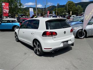 2012 Volkswagen Golf - Thumbnail