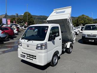 2025 Daihatsu HiJet - Thumbnail