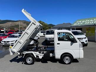 2025 Daihatsu HiJet - Thumbnail