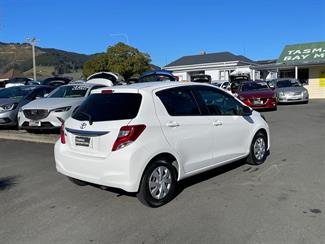 2015 Toyota Vitz - Thumbnail