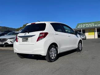2015 Toyota Vitz - Thumbnail