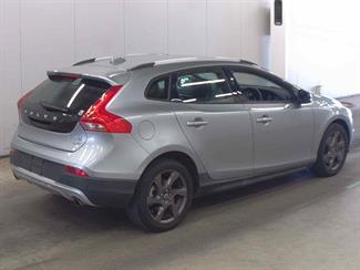 2014 Volvo V40 - Thumbnail