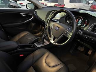 2014 Volvo V40 - Thumbnail