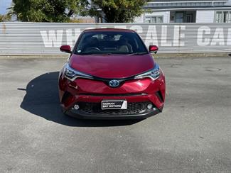 2017 Toyota C-HR - Thumbnail
