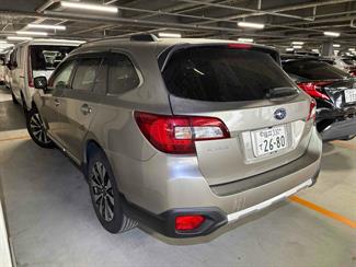 2015 Subaru Outback - Thumbnail