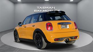 2015 Mini Cooper - Thumbnail
