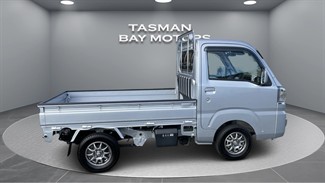 2020 Daihatsu HiJet - Thumbnail
