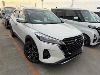 2021 Nissan Kicks - Thumbnail