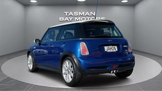 2005 Mini Cooper - Thumbnail