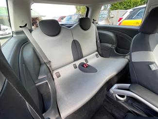 2005 Mini Cooper - Thumbnail