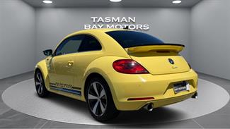 2014 Volkswagen Beetle - Thumbnail